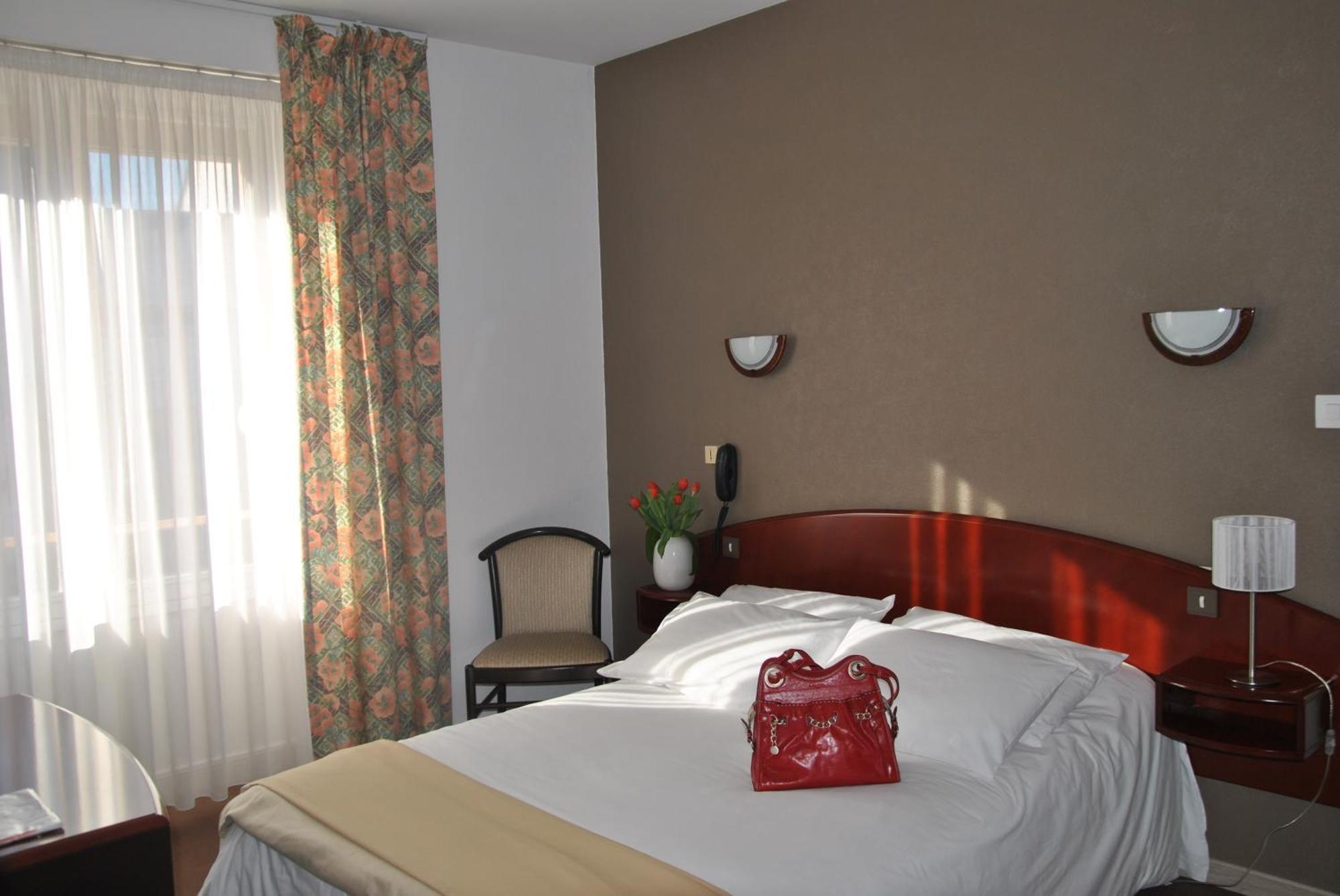 Hotel Le Ty-Lann Saint-Avé Extérieur photo